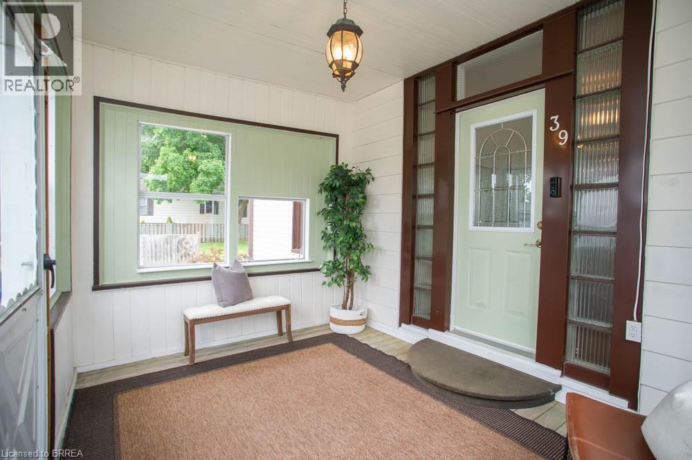 39 Centre Street, Woodstock, Ontario  N4S 3X6 - Photo 6 - 40837322