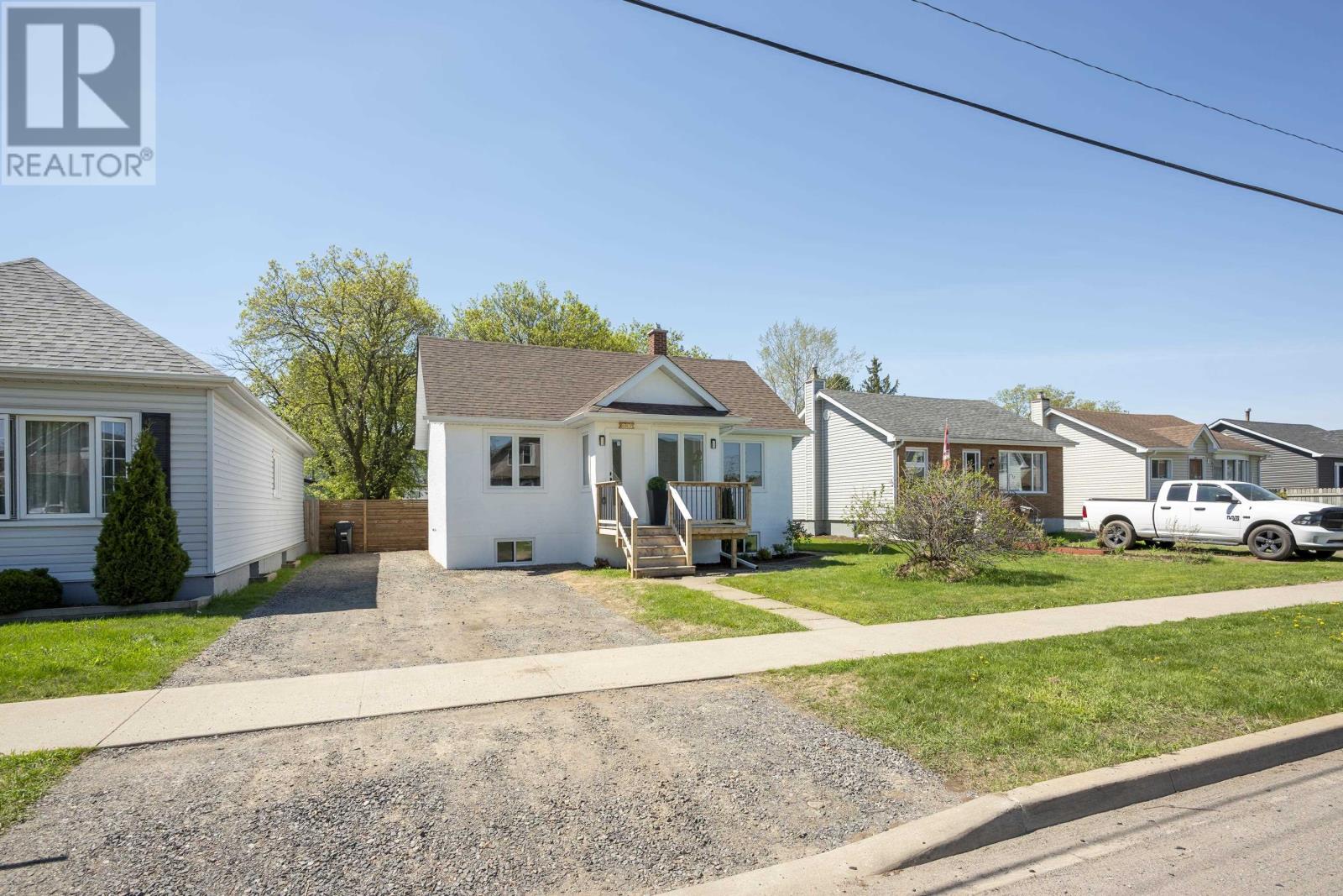 236 Mary St W, Thunder Bay, Ontario  P7E 4K6 - Photo 2 - TB2601291