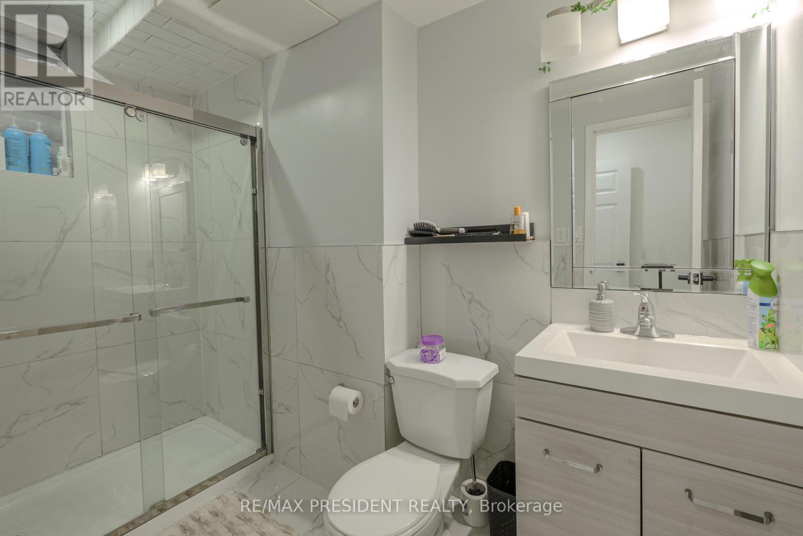 2 Jerome Crescent, Brampton, Ontario  L6S 2H1 - Photo 23 - W13428318