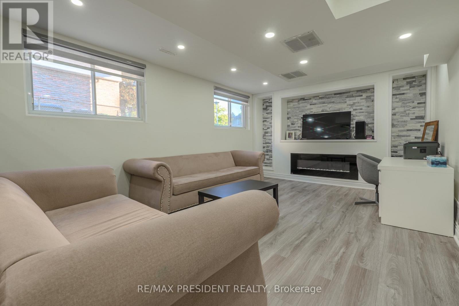 2 Jerome Crescent, Brampton, Ontario  L6S 2H1 - Photo 30 - W13428318