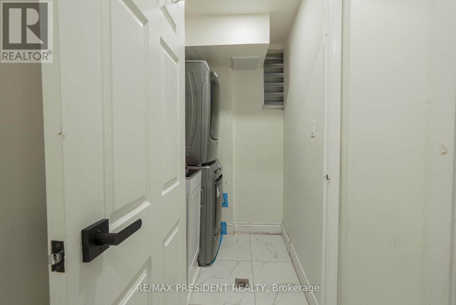2 Jerome Crescent, Brampton, Ontario  L6S 2H1 - Photo 35 - W13428318