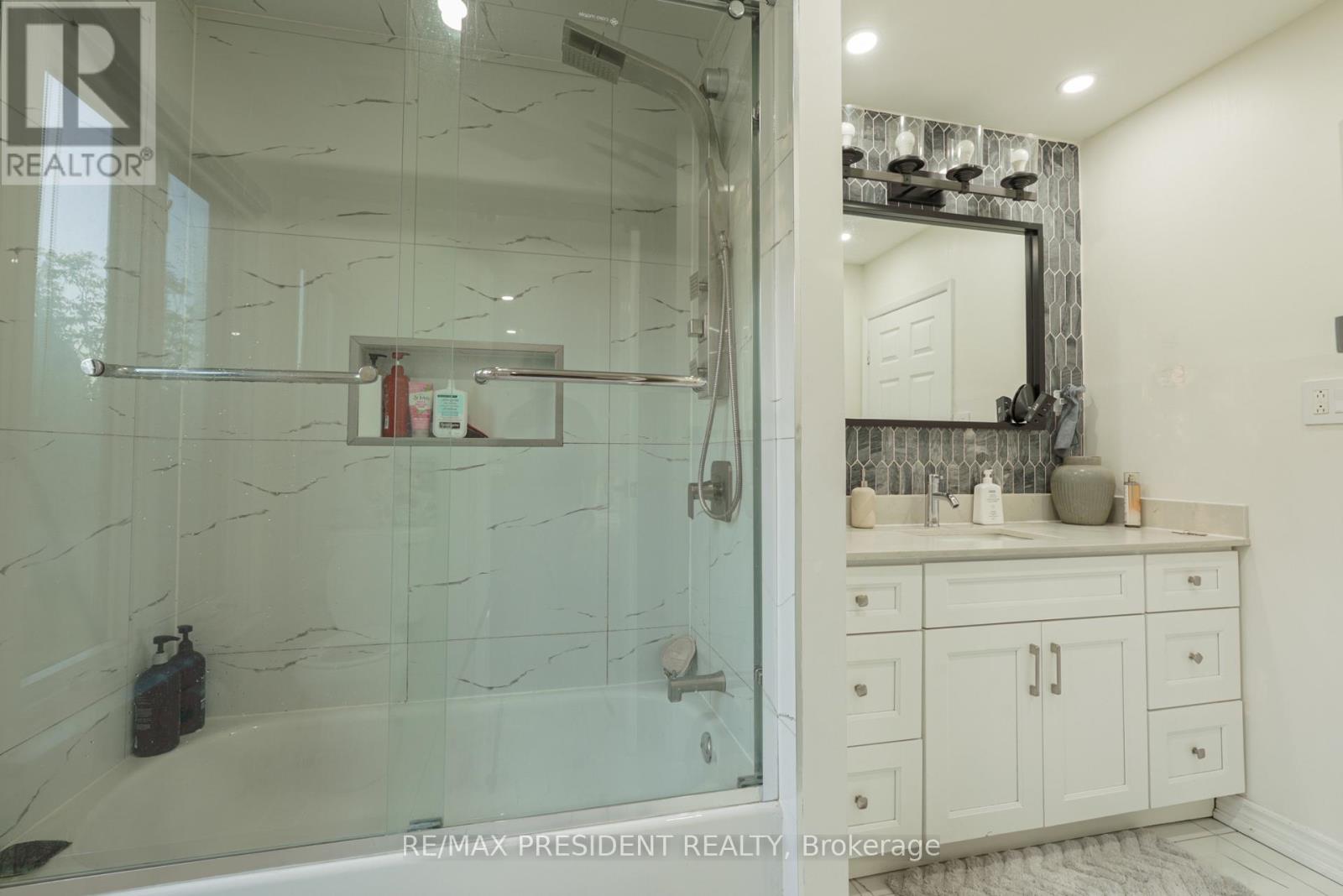 2 Jerome Crescent, Brampton, Ontario  L6S 2H1 - Photo 39 - W13428318