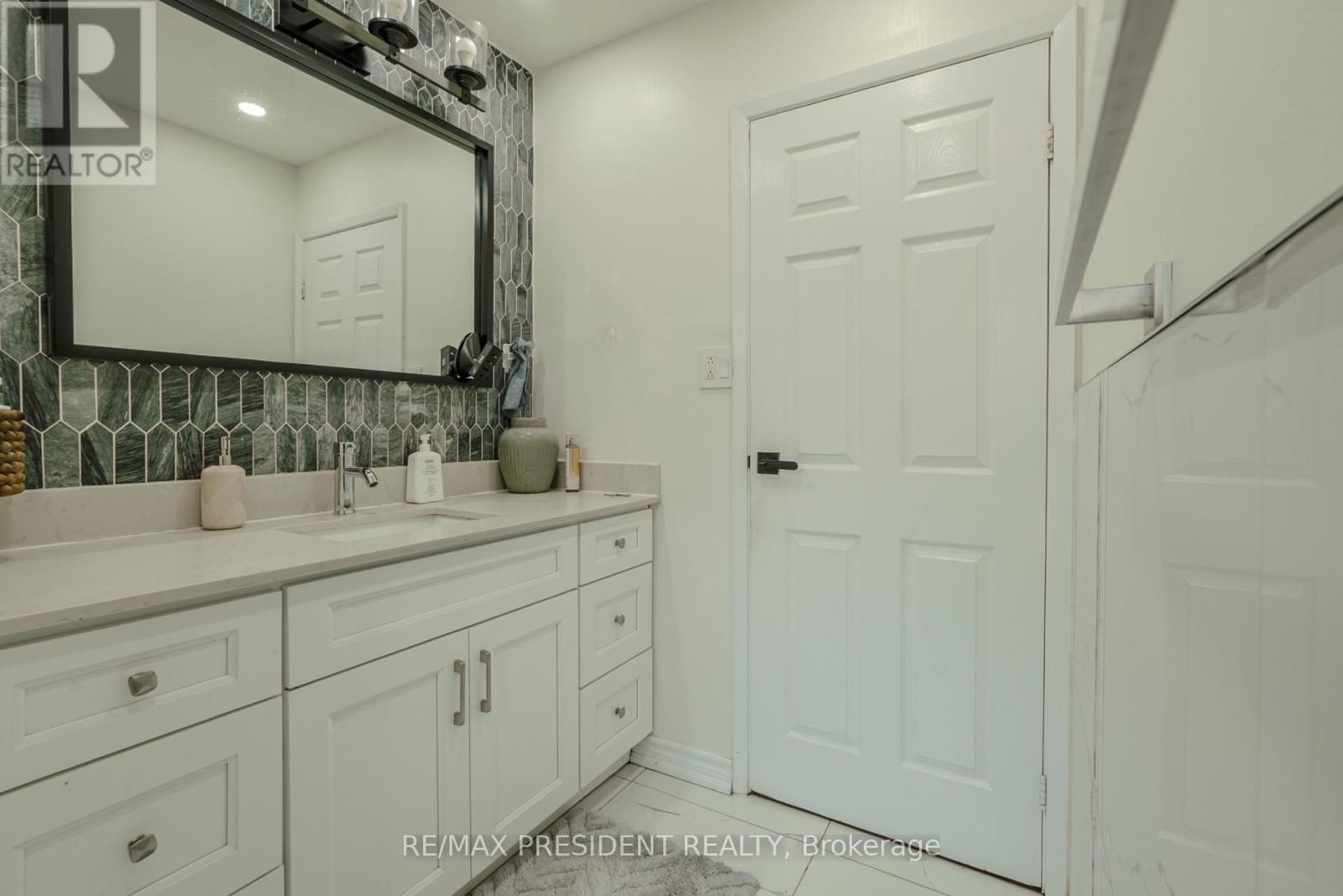 2 Jerome Crescent, Brampton, Ontario  L6S 2H1 - Photo 40 - W13428318