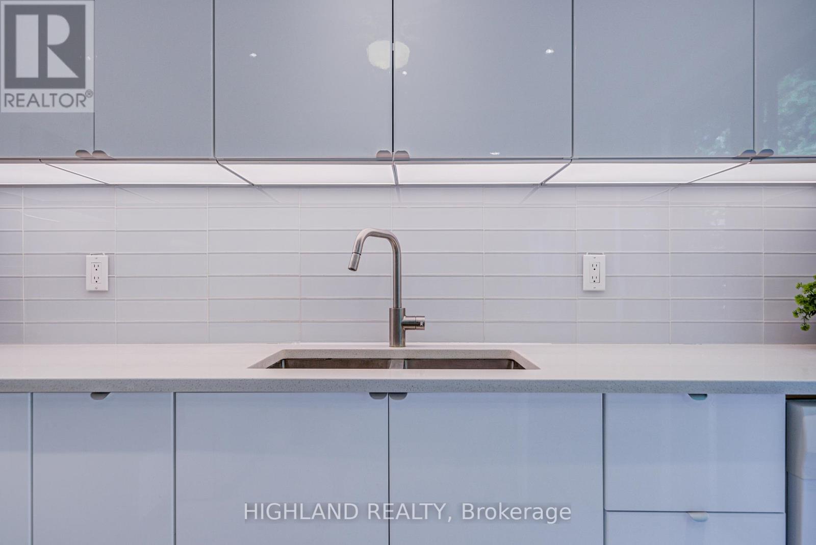6937 Harris Road, Mississauga, Ontario  L5N 4Z1 - Photo 19 - W13428324