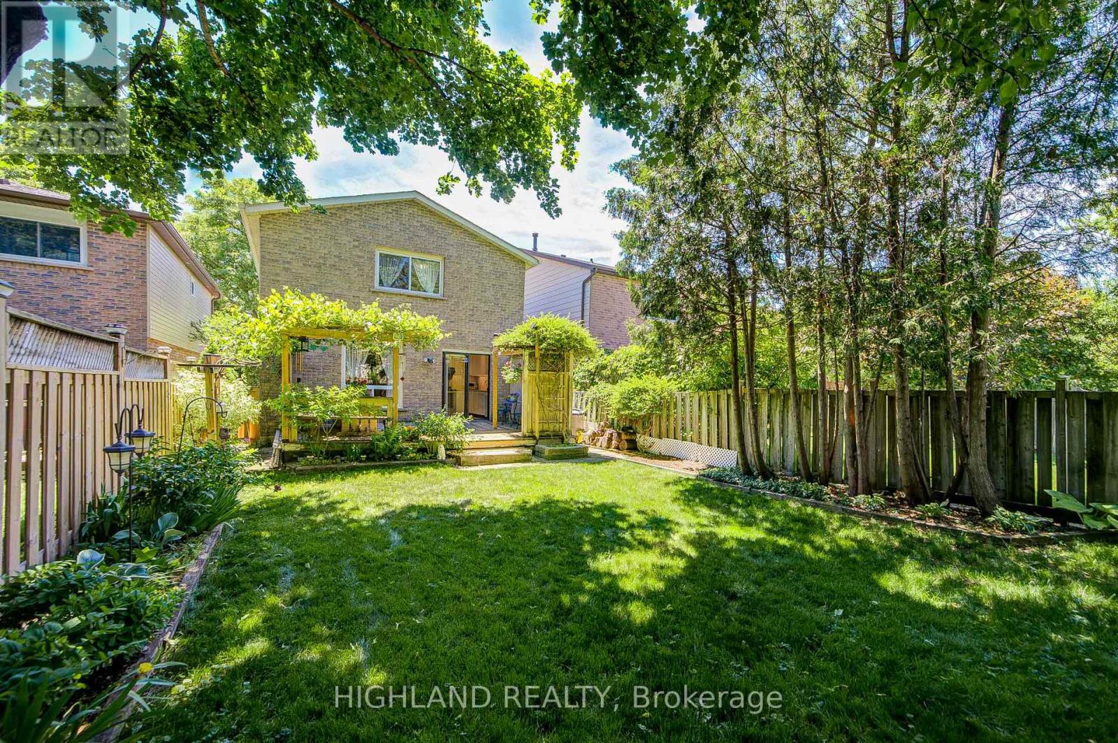 6937 Harris Road, Mississauga, Ontario  L5N 4Z1 - Photo 3 - W13428324