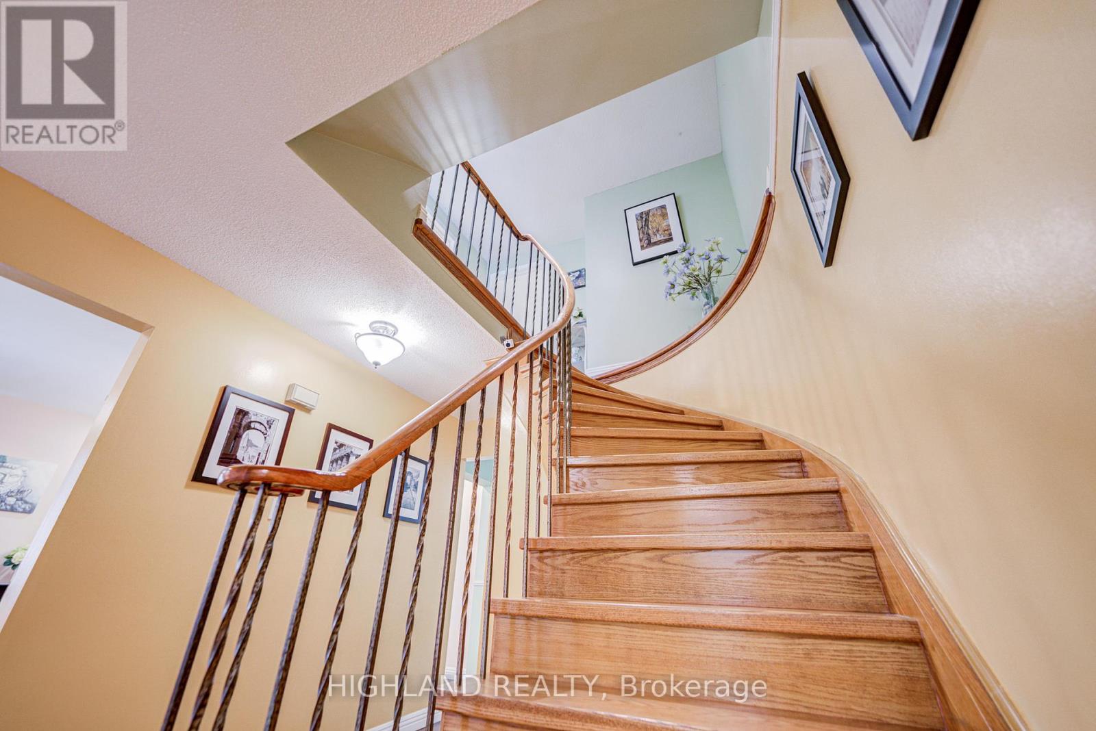 6937 Harris Road, Mississauga, Ontario  L5N 4Z1 - Photo 6 - W13428324