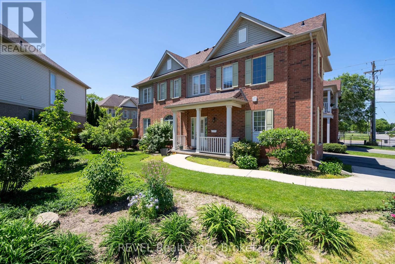 67 Chloe Street, St. Catharines, Ontario  L2P 0A5 - Photo 4 - X13428432