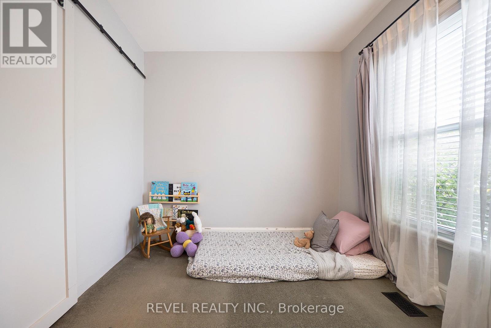 22 Lawrence Street, Brantford, Ontario  N3R 1A7 - Photo 11 - X13428352