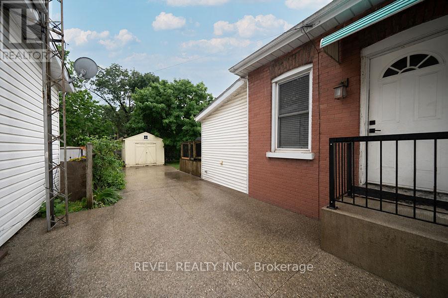 22 Lawrence Street, Brantford, Ontario  N3R 1A7 - Photo 22 - X13428352