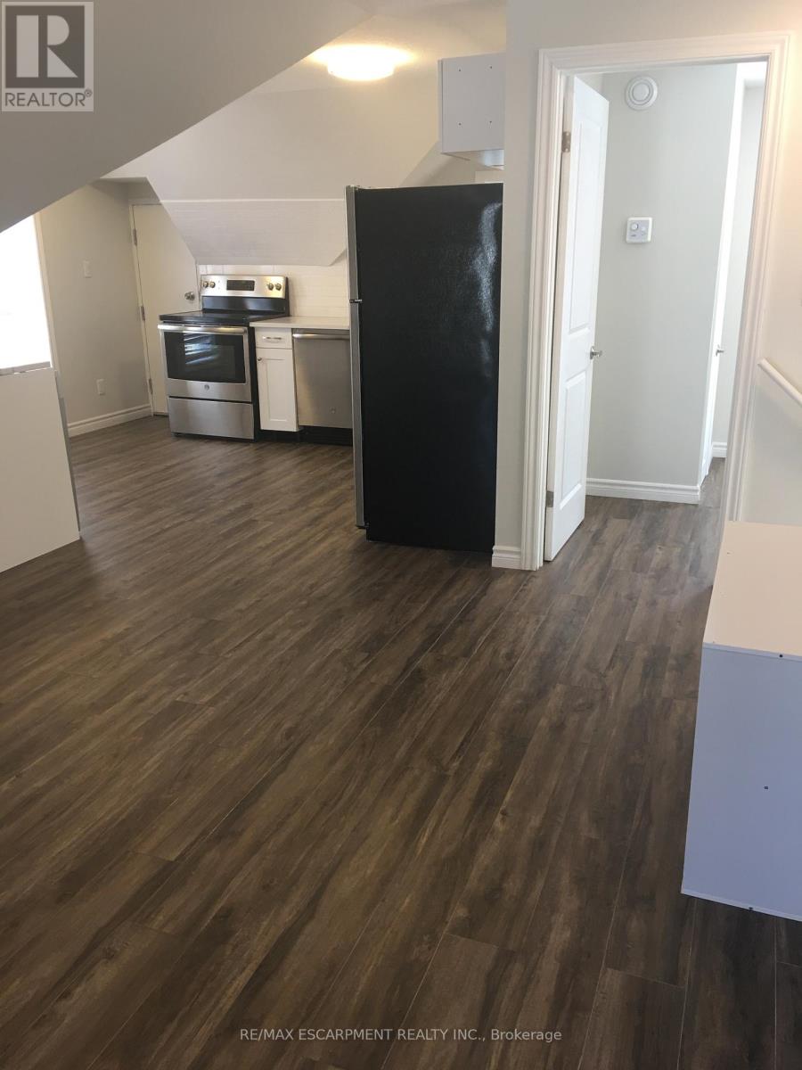 2 - 109 Waterloo Street, Kitchener, Ontario  N2H 3V5 - Photo 3 - X13428370
