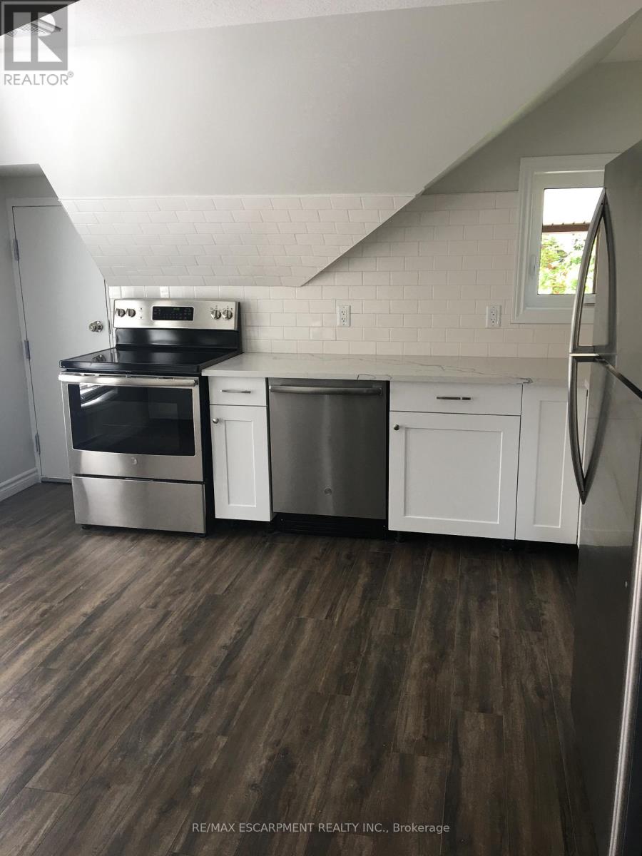 2 - 109 Waterloo Street, Kitchener, Ontario  N2H 3V5 - Photo 4 - X13428370