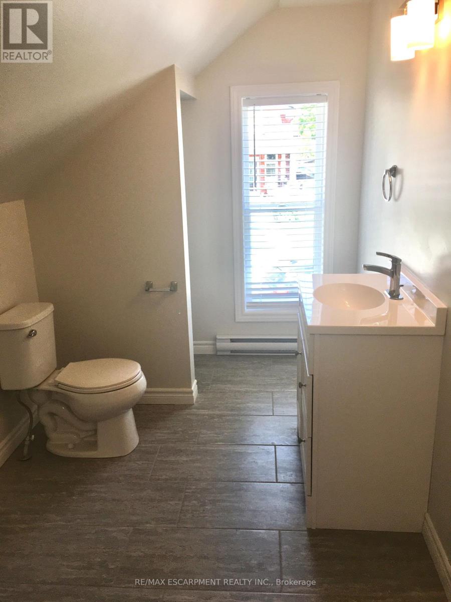 2 - 109 Waterloo Street, Kitchener, Ontario  N2H 3V5 - Photo 6 - X13428370