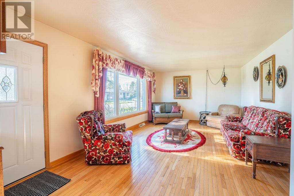 378 Rowell Ave, Sault Ste. Marie, Ontario  P6C 5L1 - Photo 11 - SM261349
