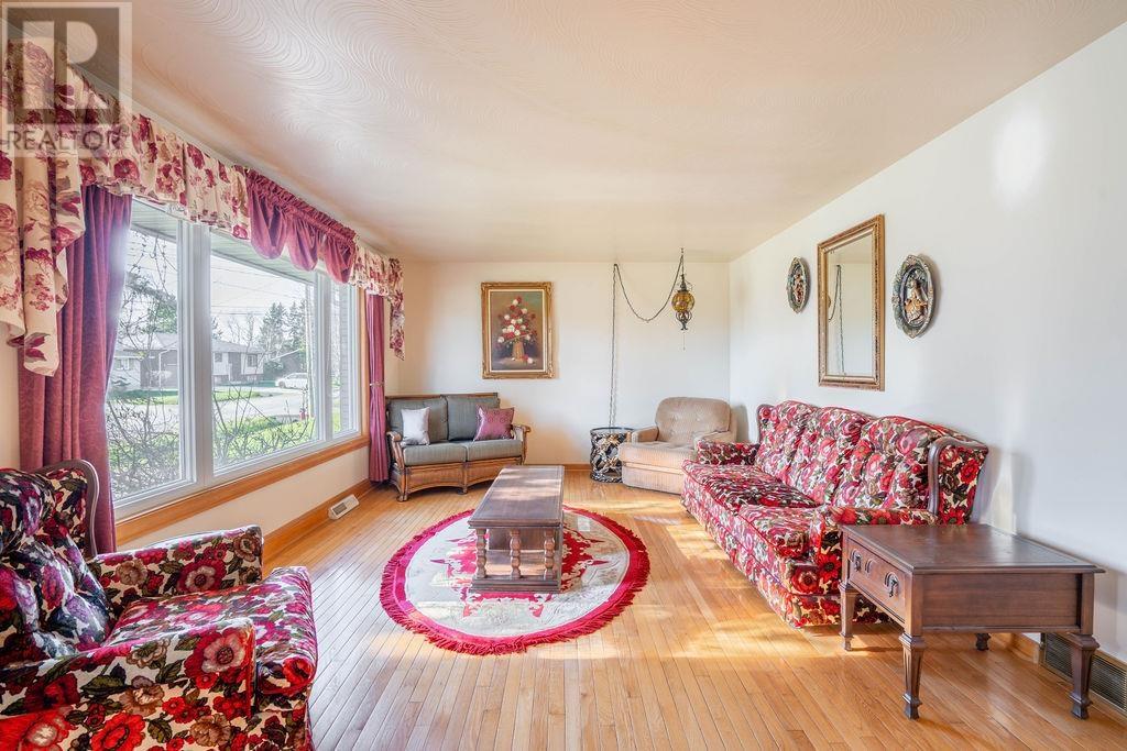 378 Rowell Ave, Sault Ste. Marie, Ontario  P6C 5L1 - Photo 12 - SM261349