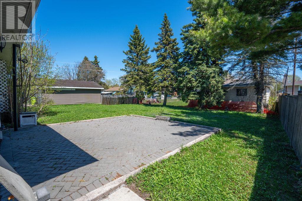 378 Rowell Ave, Sault Ste. Marie, Ontario  P6C 5L1 - Photo 4 - SM261349