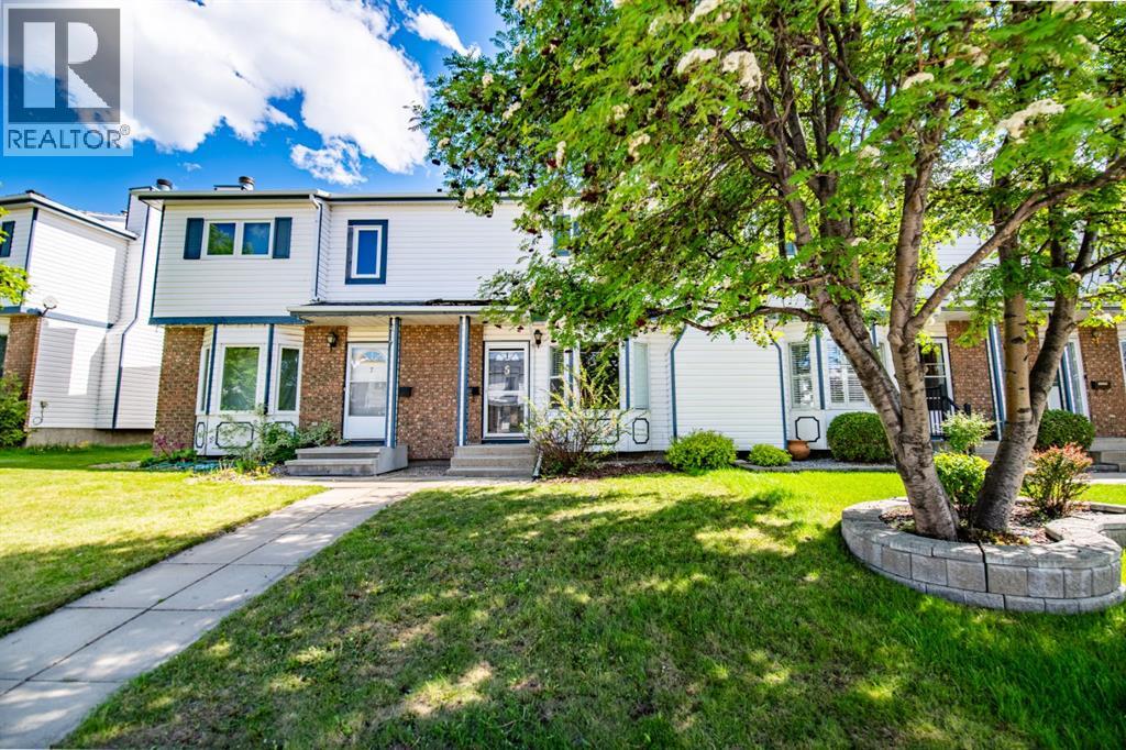 5 Elwell Close, Red Deer, Alberta  T4R 2E2 - Photo 2 - A2319220