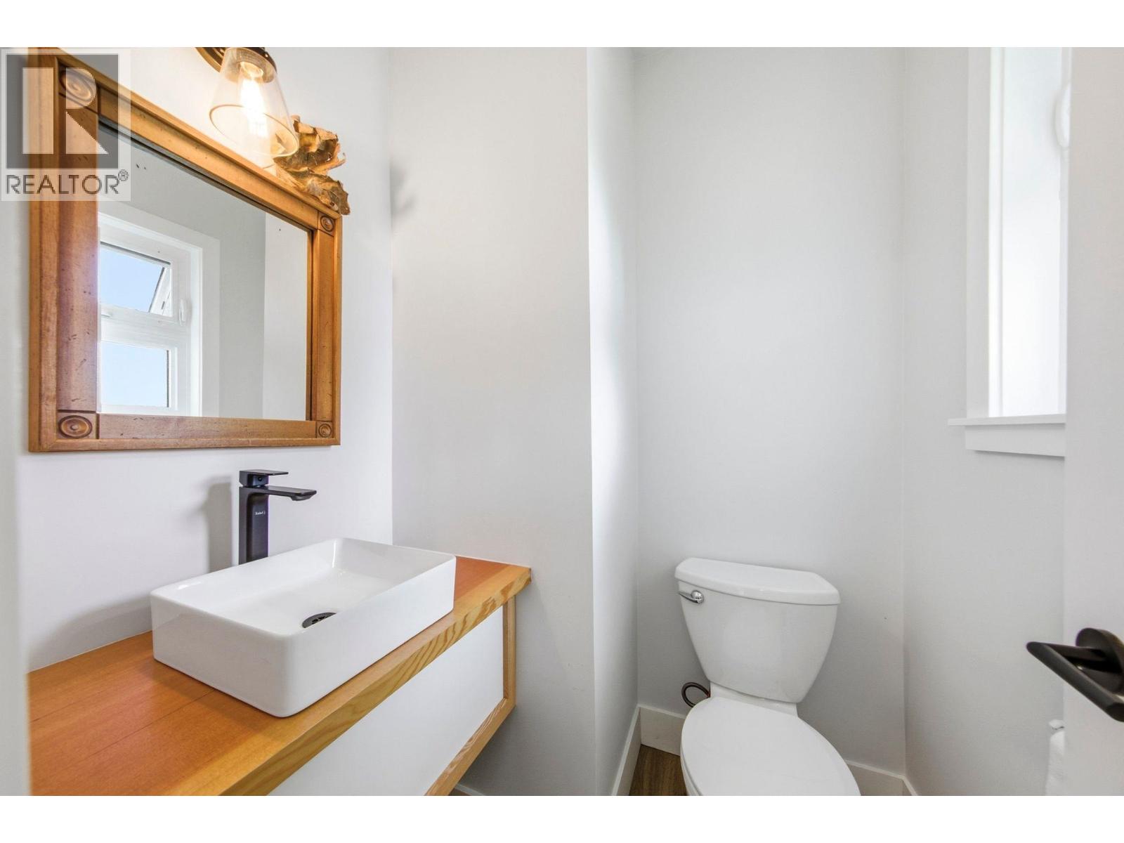 308 Mount Royal Drive, Port Moody, British Columbia  V3H 1R1 - Photo 10 - R3134585