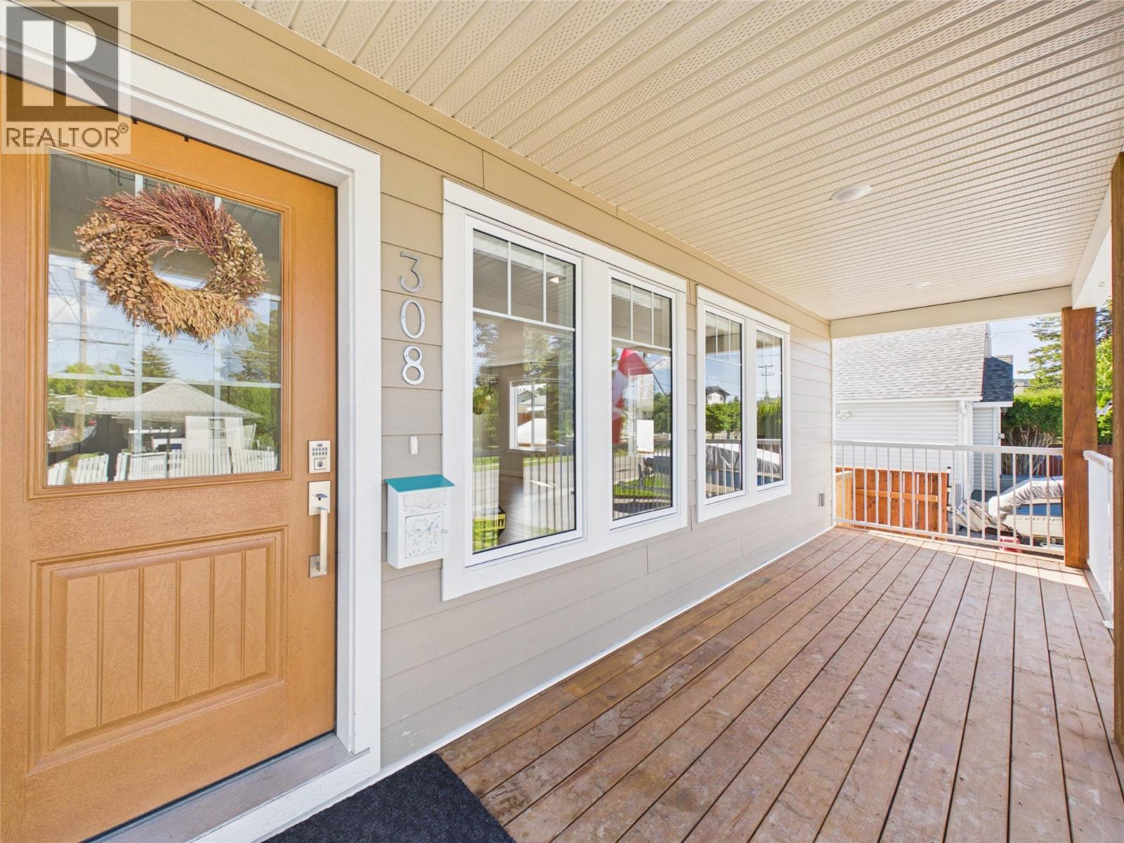 308 5th Avenue S, Cranbrook, British Columbia V1C 2G6 - Photo 4 - 10390943