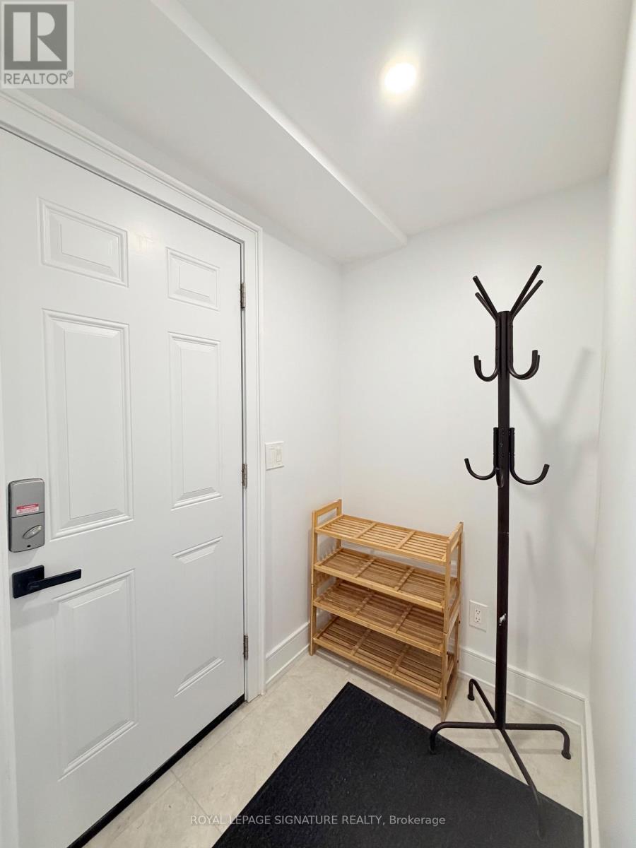 3477 Riverspray Crescent, Mississauga, Ontario  L4Y 3M6 - Photo 5 - W13415356