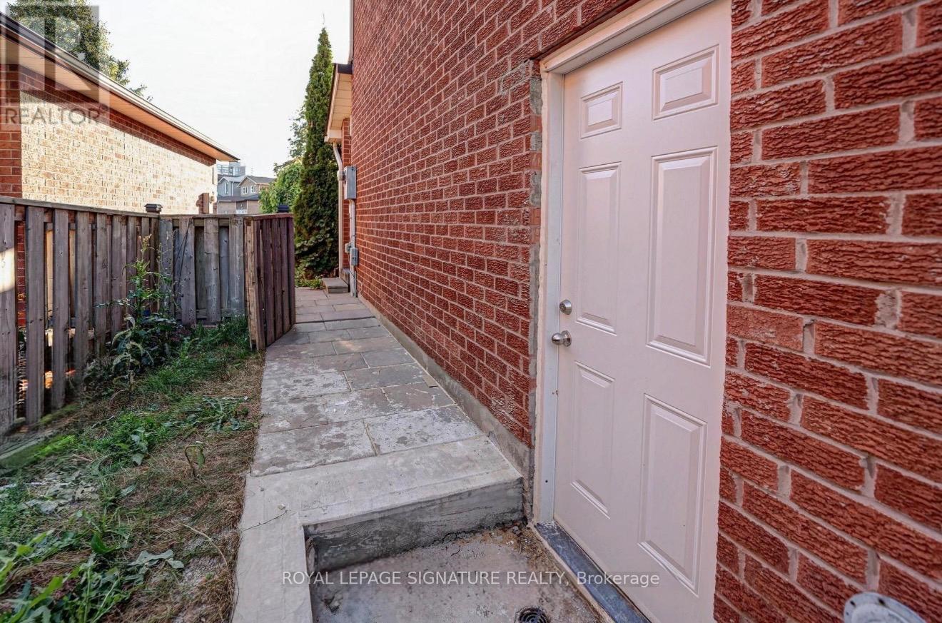 4224 Angeloni Drive, Mississauga, Ontario  L4Z 2S9 - Photo 2 - W13427490