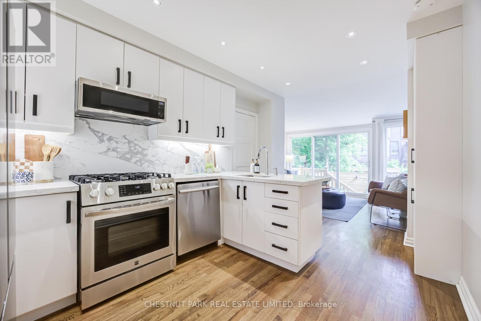47 Geneva Avenue, Toronto, Ontario  M5A 2J9 - Photo 12 - C13428578
