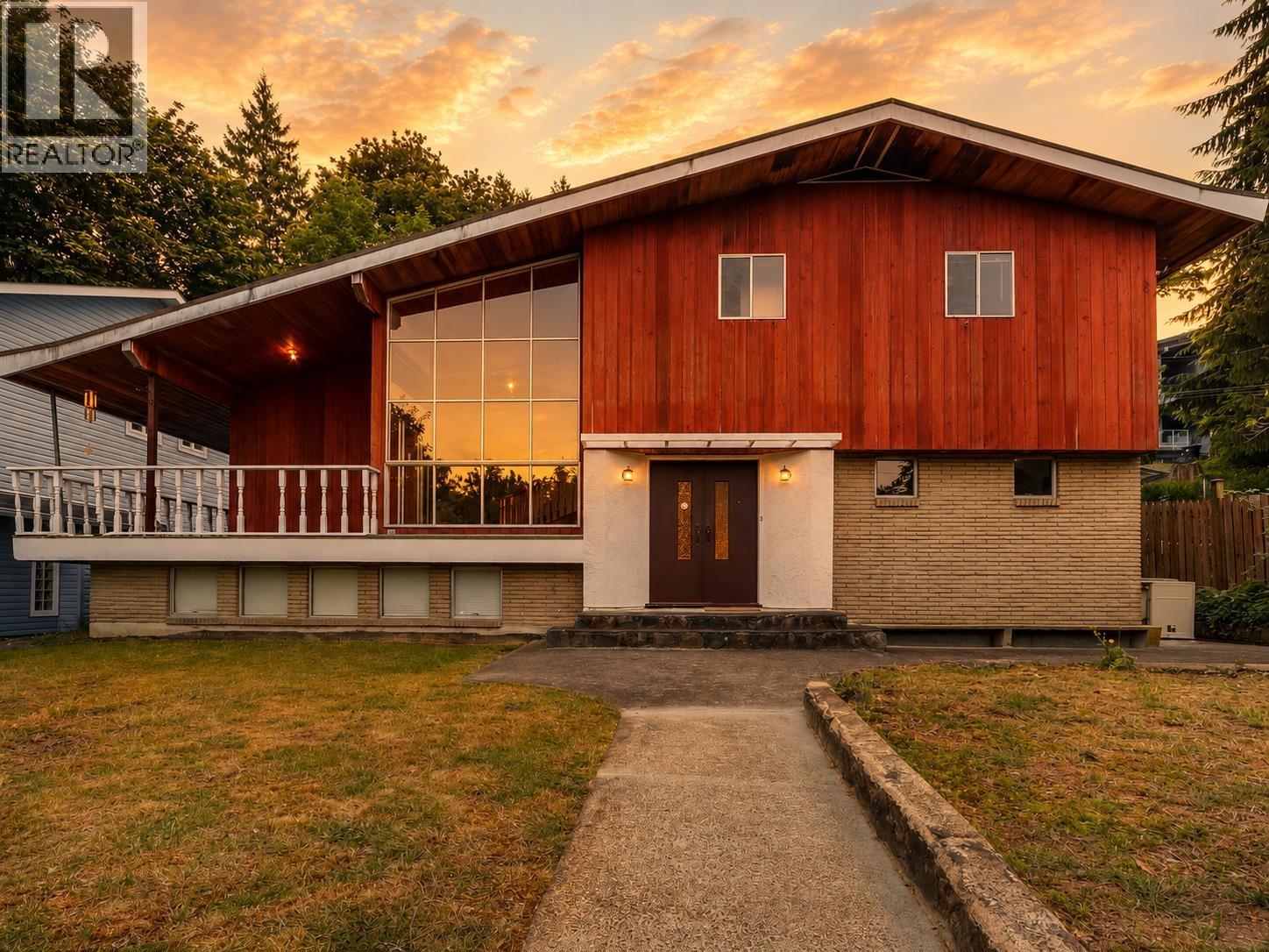 2337 ST GEORGE STREET, Port Moody, British Columbia