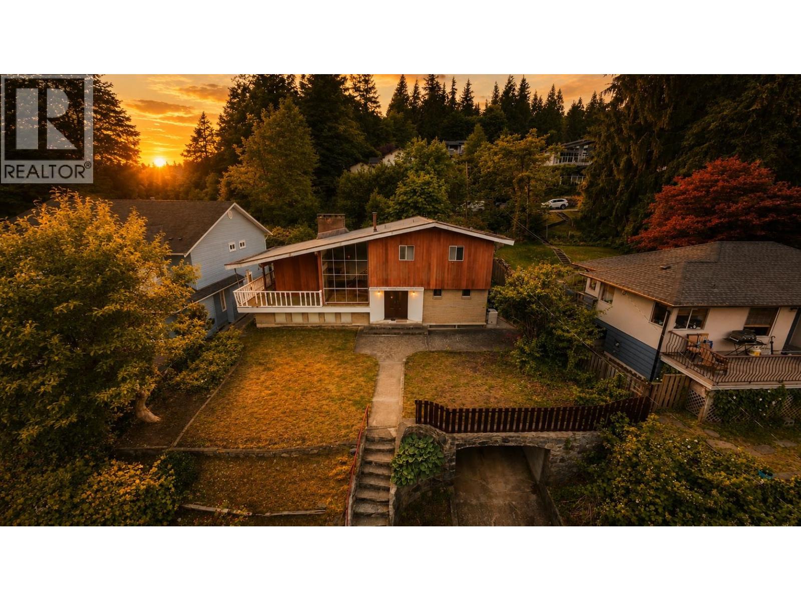 2337 St George Street, Port Moody, British Columbia  V3H 2G3 - Photo 37 - R3134547