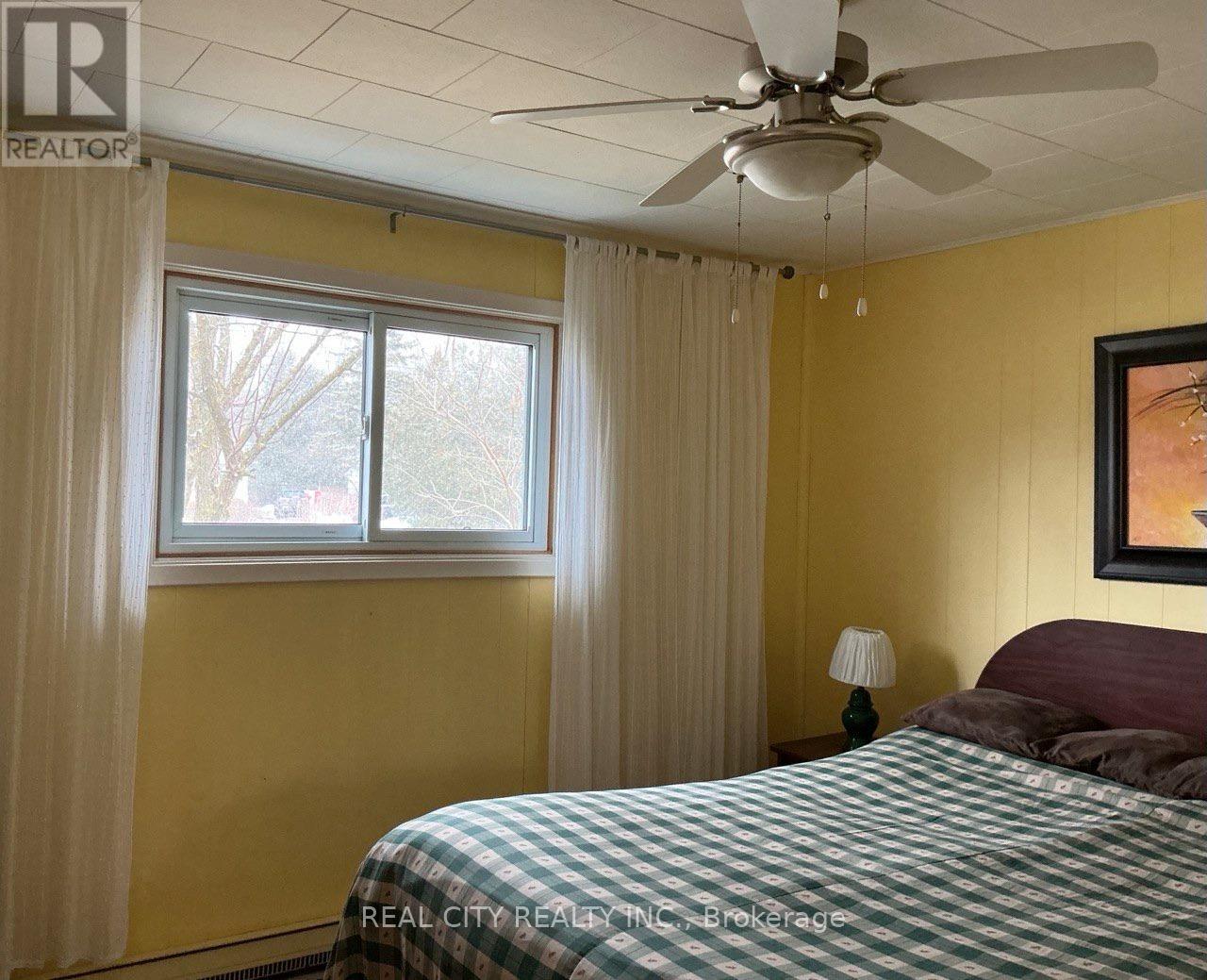 848 Crescent Beach Road Nw, Georgina, Ontario  L4P 3N9 - Photo 12 - N13428528