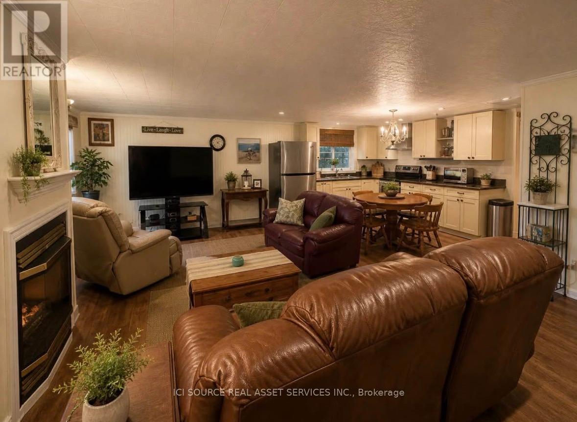 126 Pinecrest Avenue, Wasaga Beach, Ontario  L9Z 1X3 - Photo 11 - S13428602