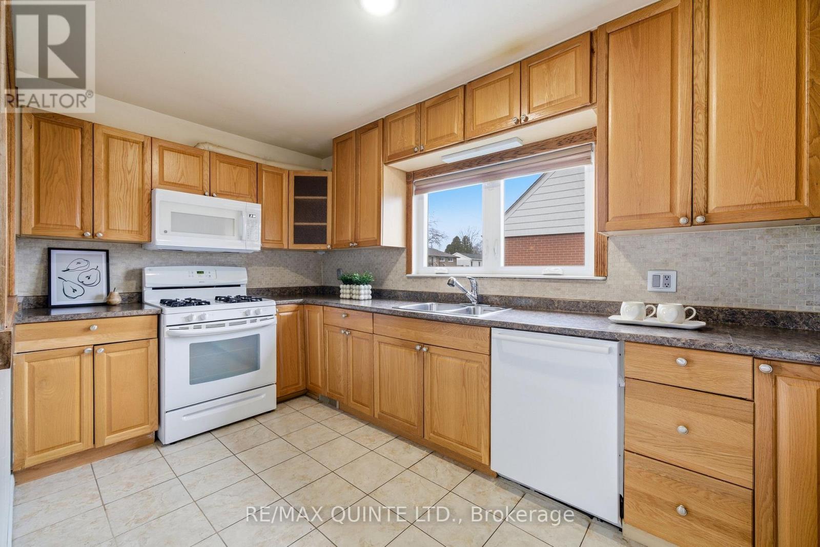 59 Fourth Avenue, Quinte West, Ontario  K8V 5N5 - Photo 14 - X13039596