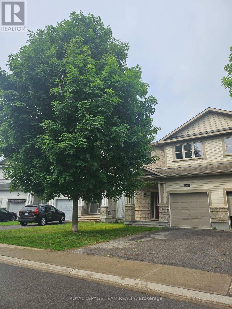 30 HACKBERRY TRAIL, Carleton Place, Ontario