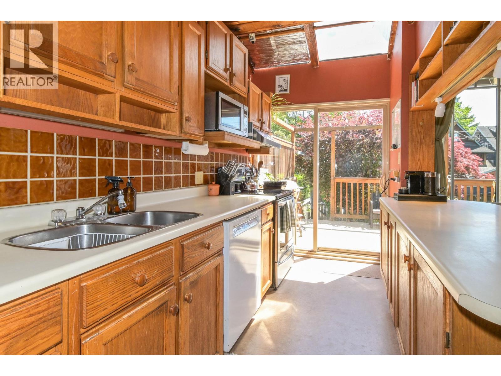 3422 - 3424 W 2nd Avenue, Vancouver, British Columbia  V6R 1J2 - Photo 8 - R3134259