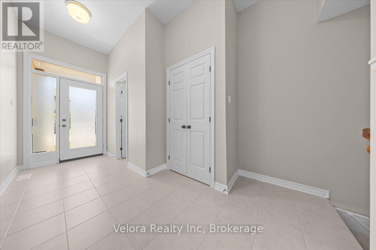 366 Warmstone Drive, Ottawa, Ontario  K2S 0W5 - Photo 4 - X13428706