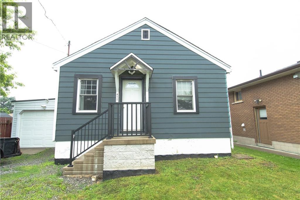 477 UPPER GAGE Avenue, Hamilton, Ontario