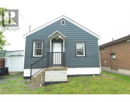 477 UPPER GAGE Avenue, Hamilton, Ontario