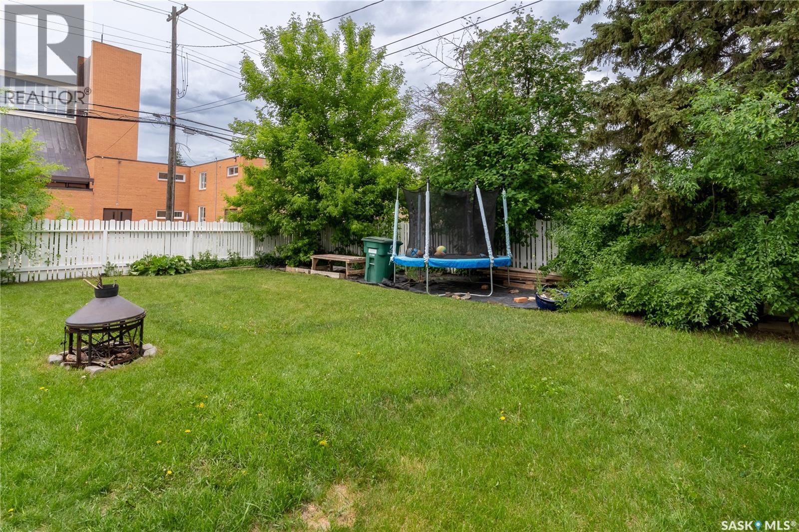 2112 York Avenue, Saskatoon, Saskatchewan  S7J 1H8 - Photo 26 - SK038912