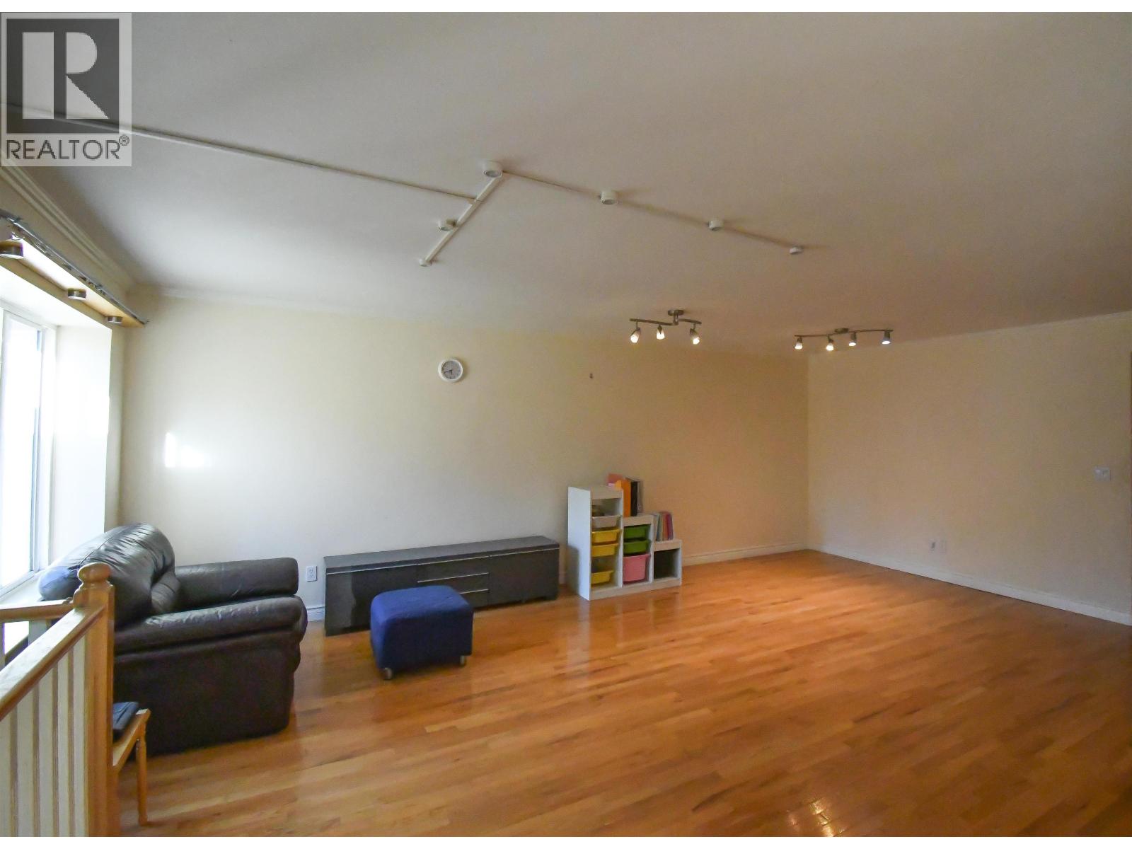 7546 12th Avenue, Burnaby, British Columbia  V3N 2K1 - Photo 4 - R3103900