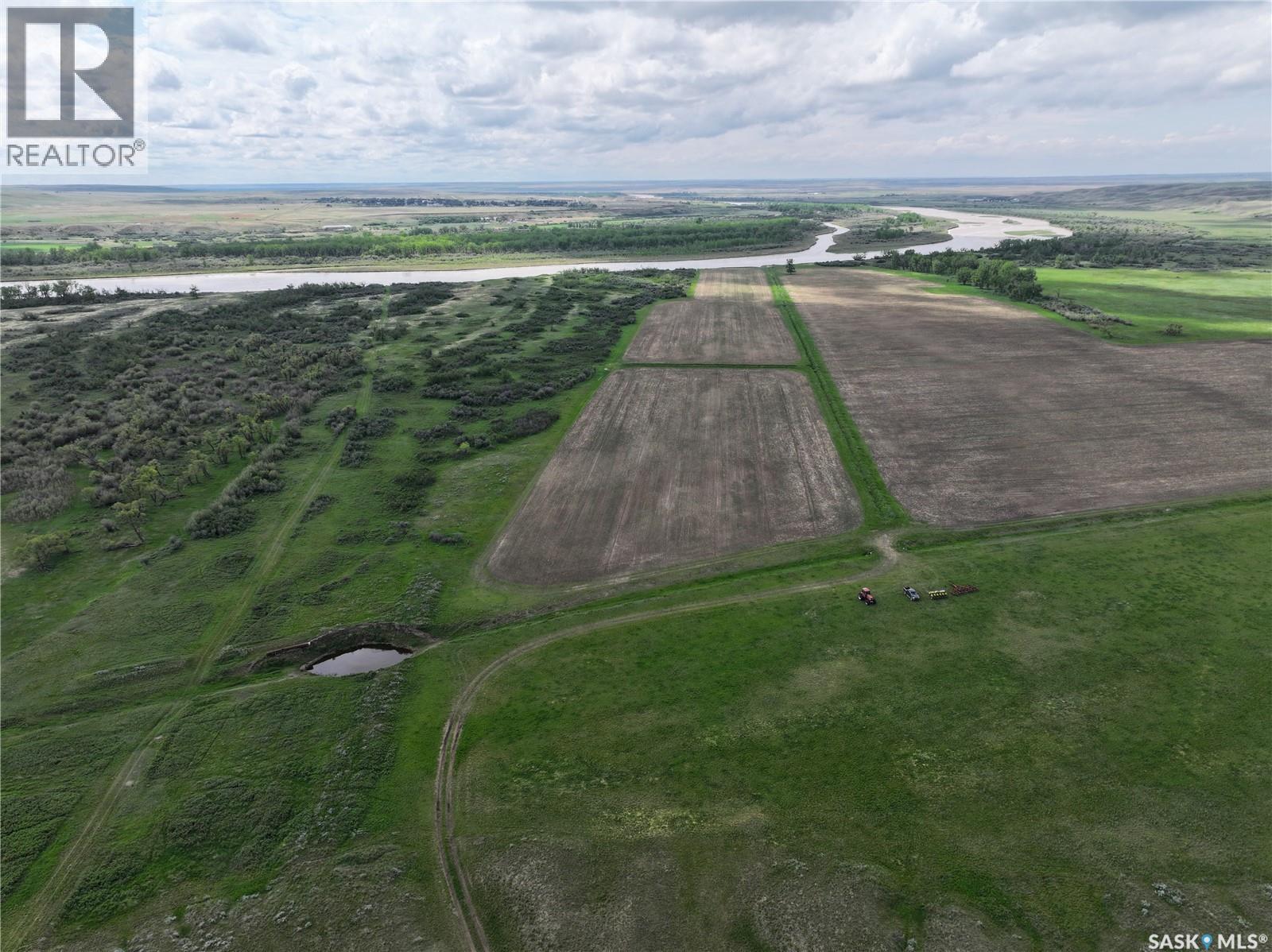 Red Deer River Ranch, Chesterfield Rm No. 261, Saskatchewan S0N 1H0 - Photo 3 - SK039001