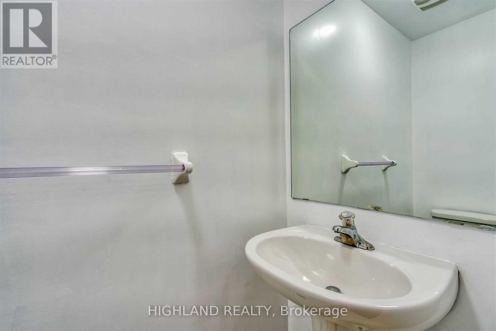 763 Millworks Crescent, Mississauga, Ontario  L5V 0B9 - Photo 12 - W13428628