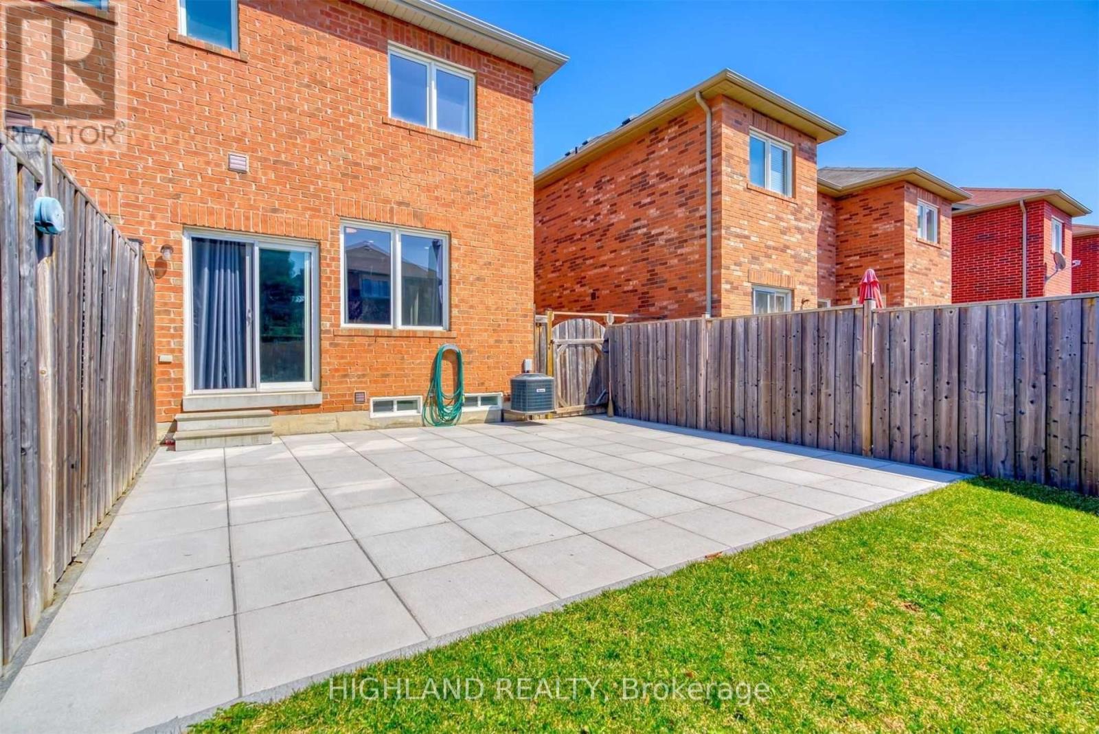 763 Millworks Crescent, Mississauga, Ontario  L5V 0B9 - Photo 20 - W13428628