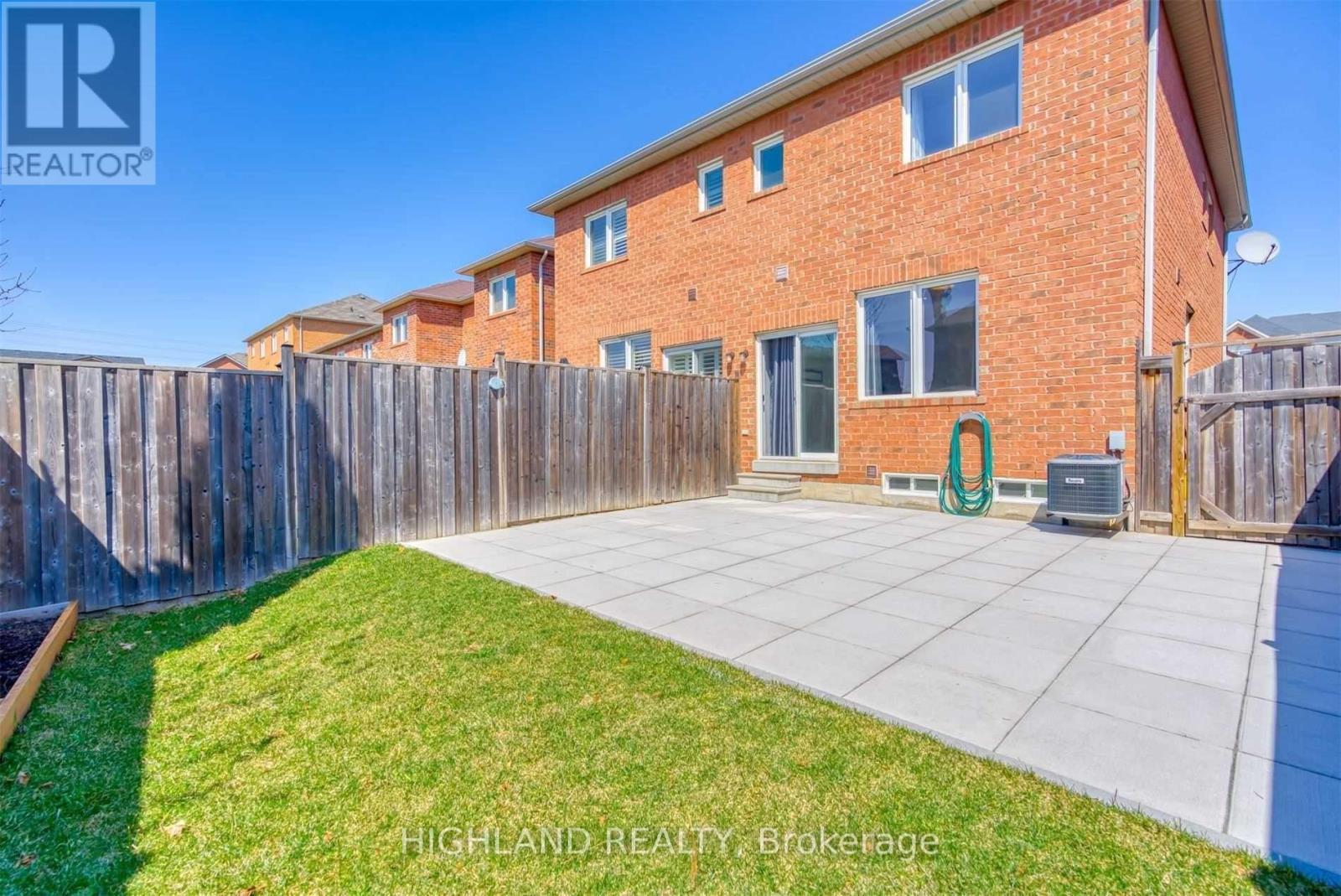 763 Millworks Crescent, Mississauga, Ontario  L5V 0B9 - Photo 21 - W13428628