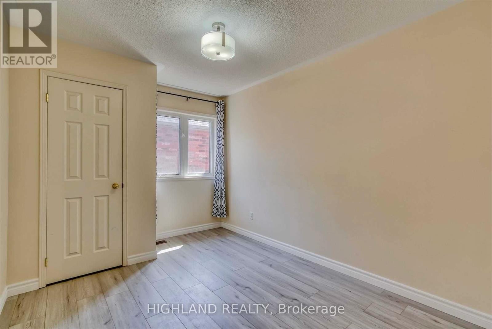 763 Millworks Crescent, Mississauga, Ontario  L5V 0B9 - Photo 6 - W13428628