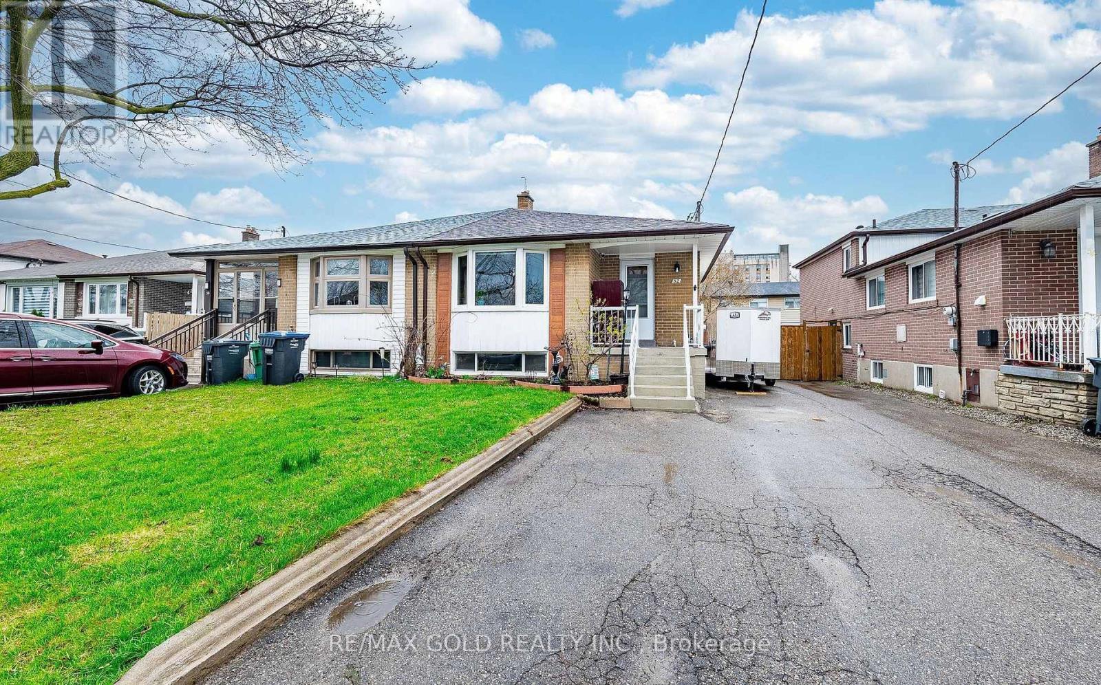 52 GARFIELD CRESCENT, Brampton, Ontario