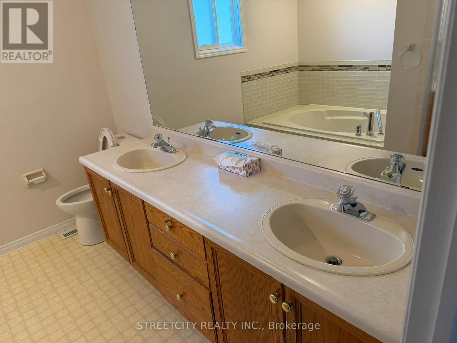 1004 Aldersbrook Road, London North, Ontario  N6G 4N5 - Photo 22 - X13428854
