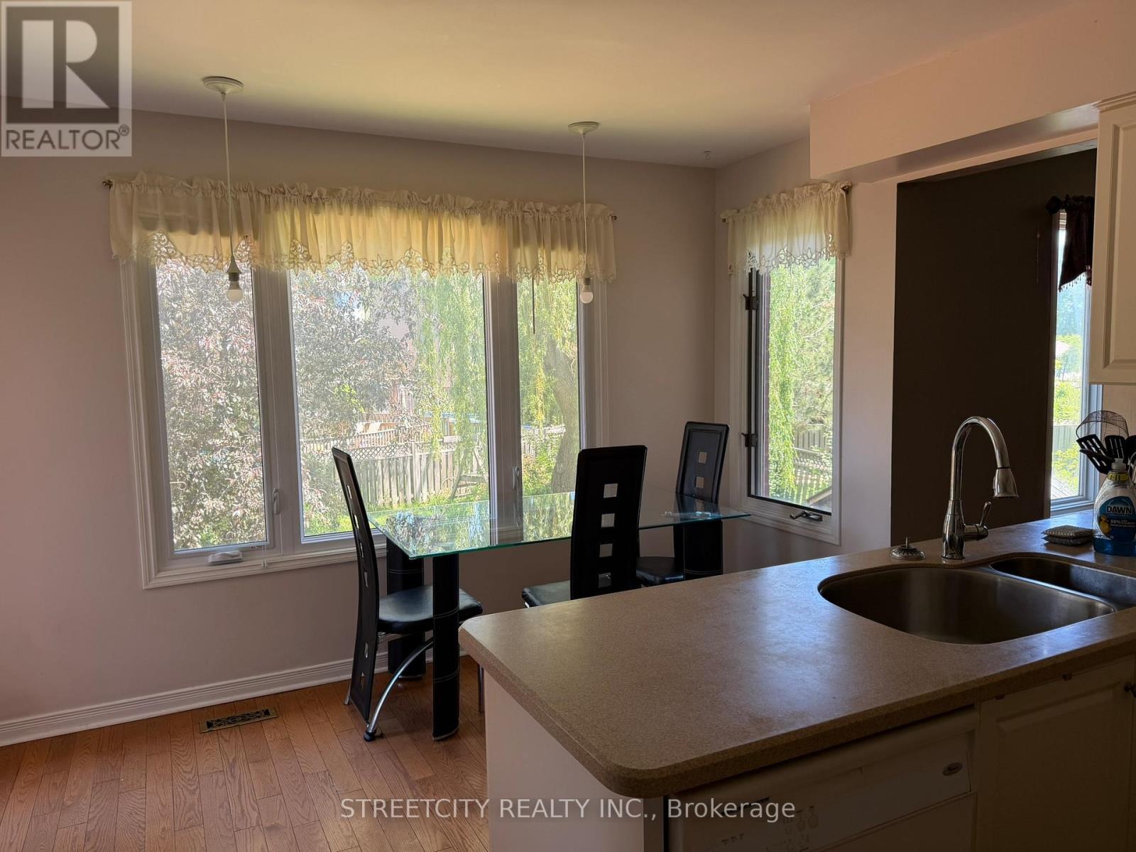 1004 Aldersbrook Road, London North, Ontario  N6G 4N5 - Photo 8 - X13428854