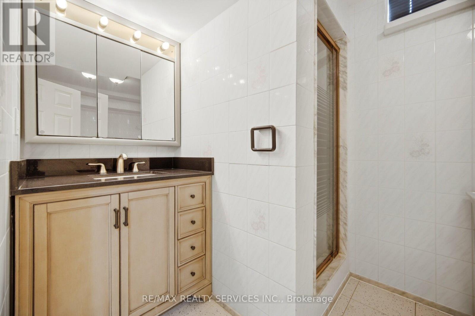 36 Shadywood Road, Brampton, Ontario  L6Z 4M1 - Photo 44 - W13423420