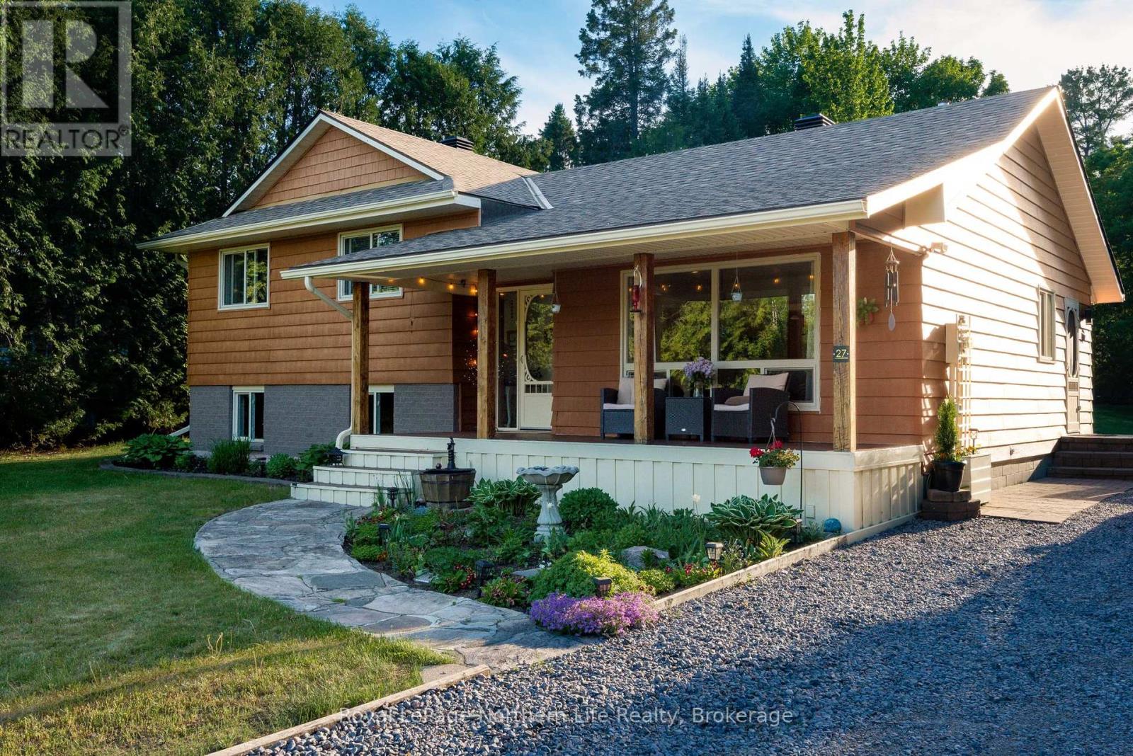27 Little Down Lane, North Bay, Ontario  P1B 8G2 - Photo 5 - X13425356
