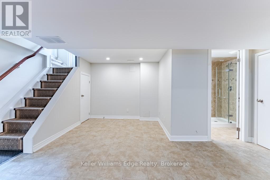 1025 Pinegrove Road, Oakville, Ontario  L6L 2W3 - Photo 12 - W13428712