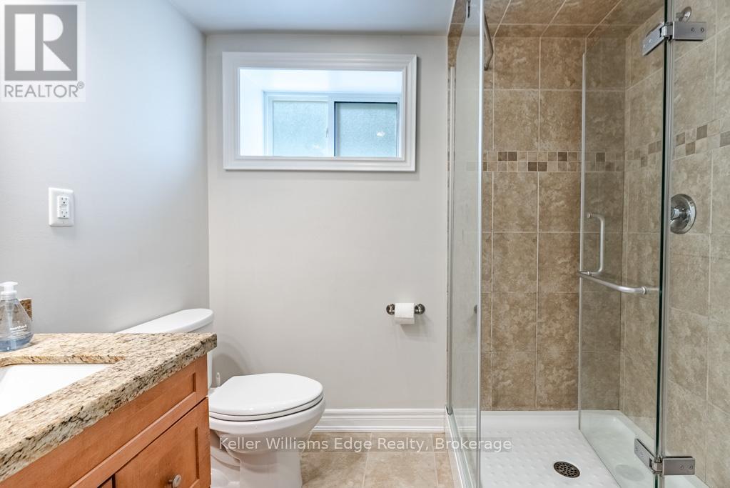 1025 Pinegrove Road, Oakville, Ontario  L6L 2W3 - Photo 13 - W13428712