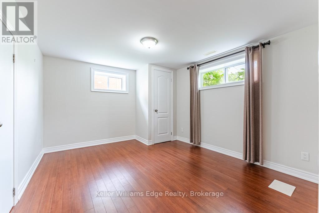1025 Pinegrove Road, Oakville, Ontario  L6L 2W3 - Photo 14 - W13428712